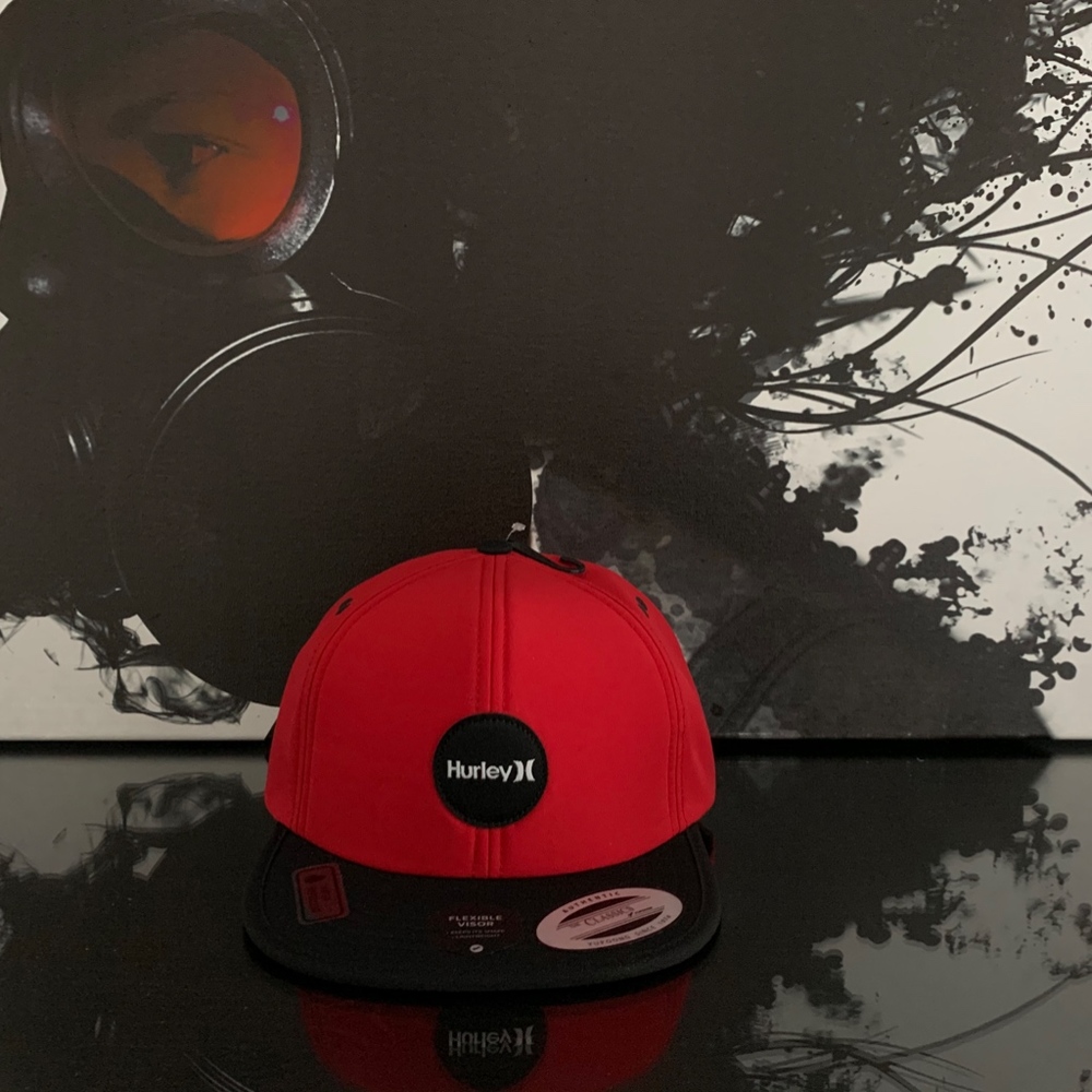 HURLEY PACFIC STRAP BACK HAT - Picture 1 of 5